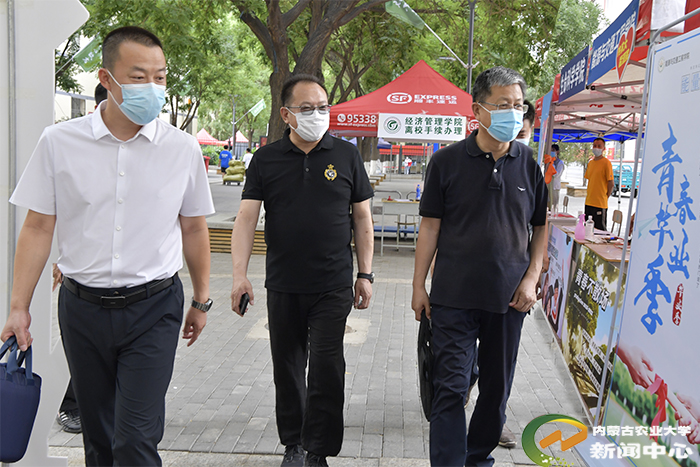风雨同行 欢迎归来   学校毕业年级学生陆续返校