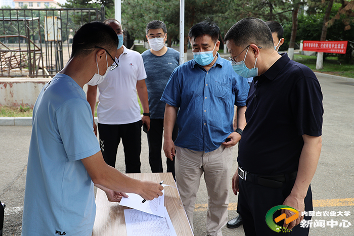 风雨同行 欢迎归来   学校毕业年级学生陆续返校