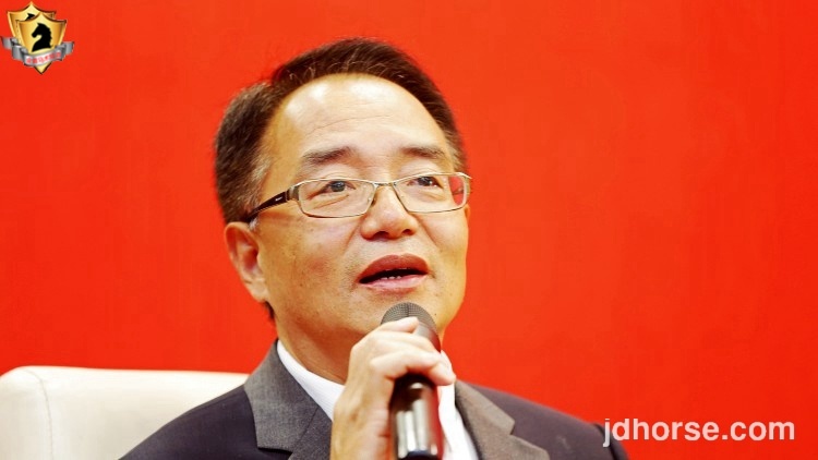 中国马业协会副会长、央视著名播音员蔡猛主持